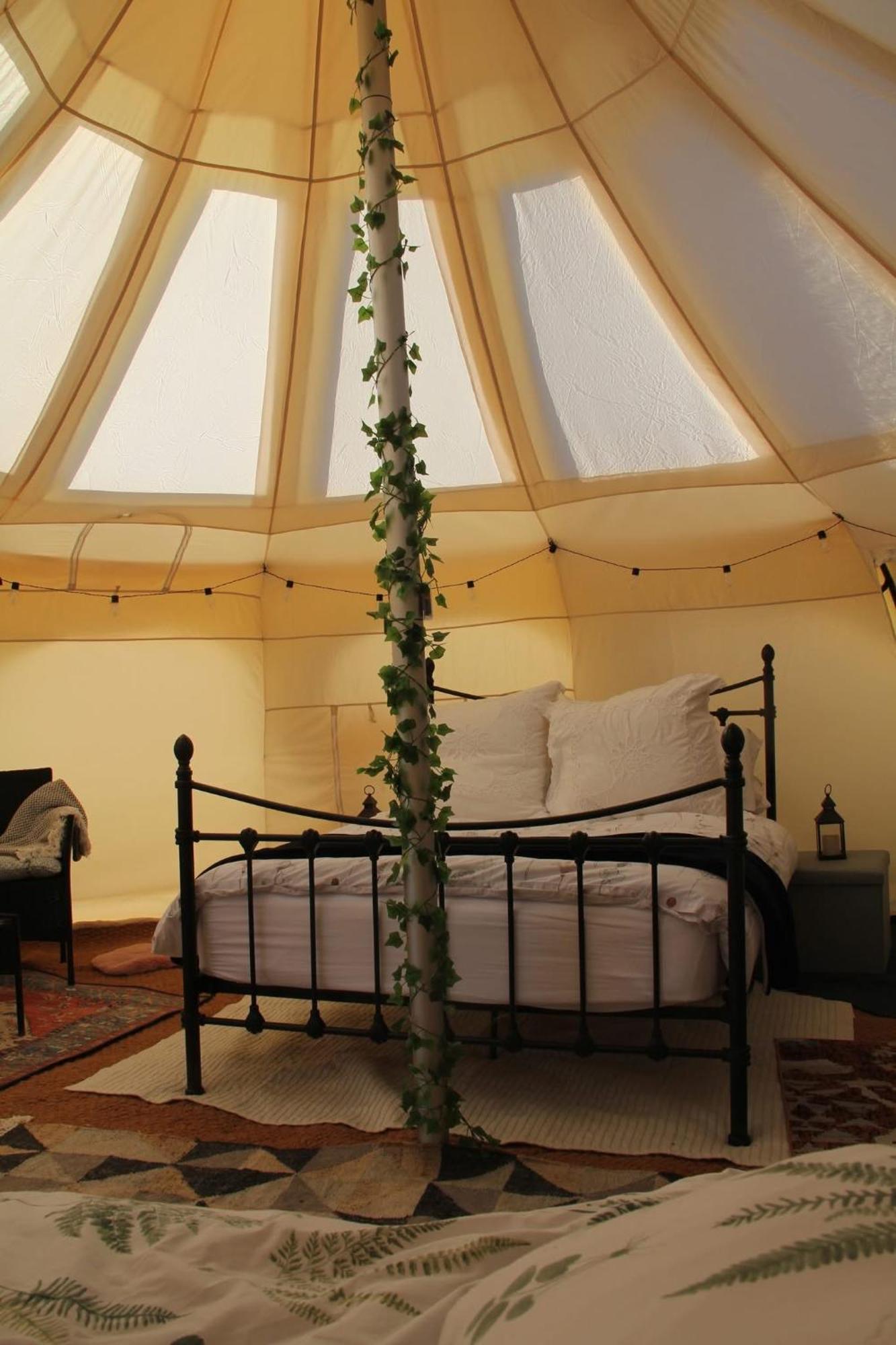 Tal-Y-Fan Farm 6M Stargazer Tent Bridgend  Esterno foto