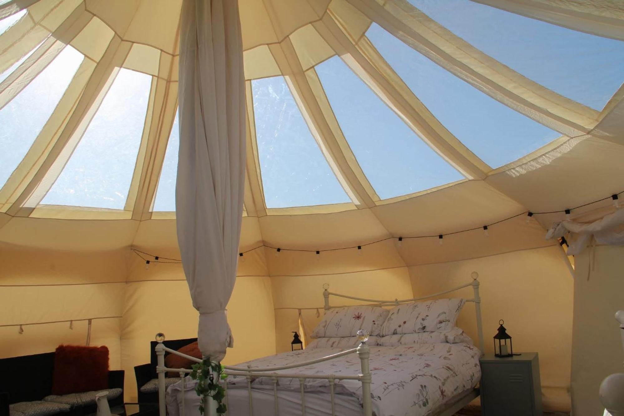 Tal-Y-Fan Farm 6M Stargazer Tent Bridgend  Esterno foto