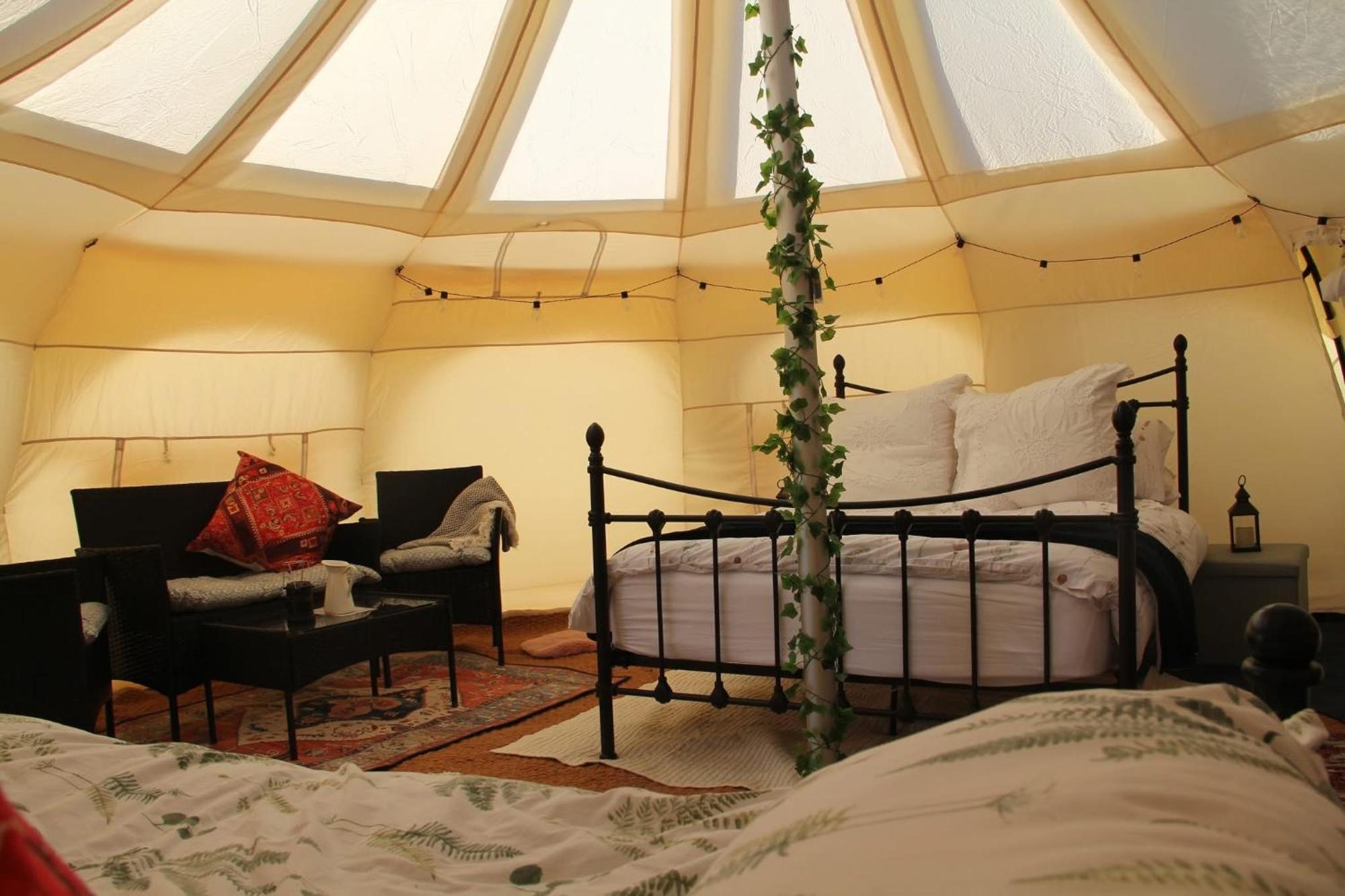 Tal-Y-Fan Farm 6M Stargazer Tent Bridgend  Esterno foto